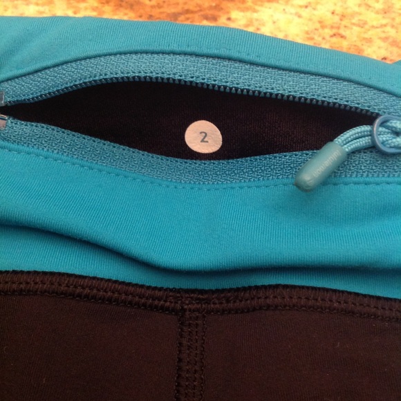Lululemon Ruched Crops - Picture 4 of 7